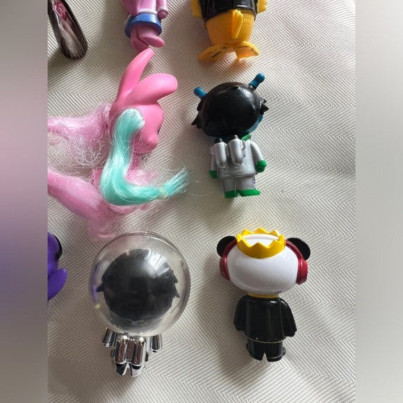 Ryan’s world action figures lot of 11!! Some 3” and some 2” - Picture 7 of 9